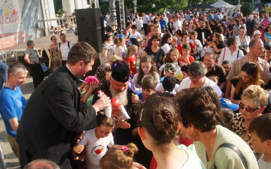 Zeci de copii clujeni au primit daruri din partea Înaltpresfințitului Andrei, de Ziua Copilului