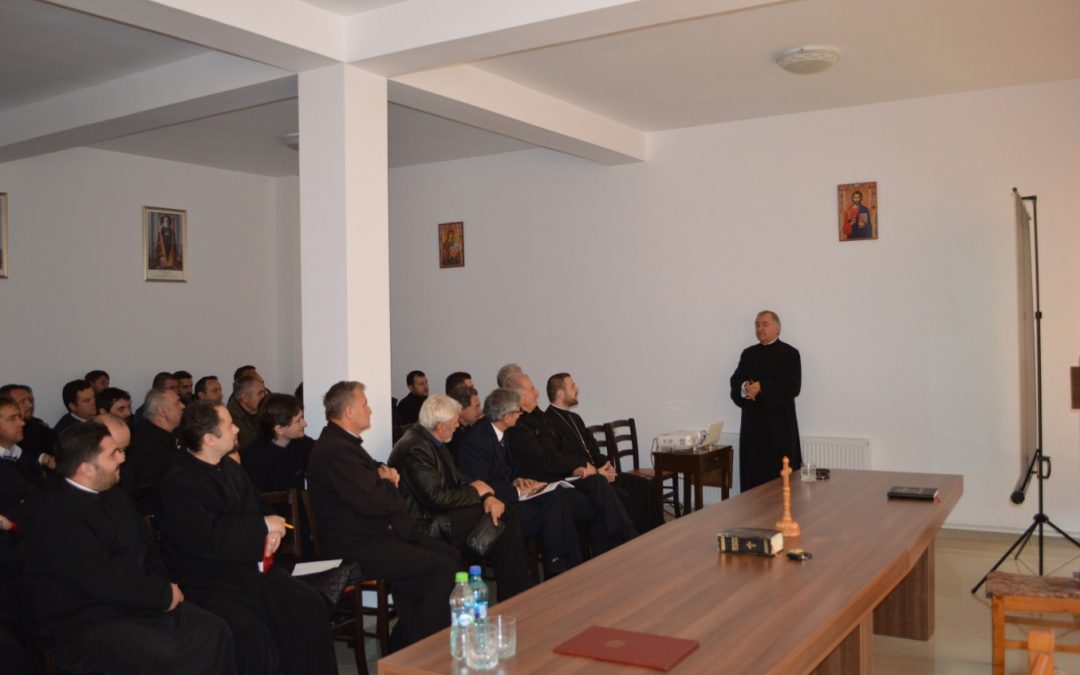 Părintele Profesor Stelian Tofană, prezent la ședința lunară din Protopopiatul Dej