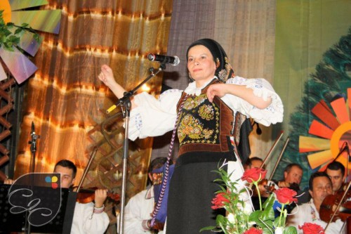 Lenuța Purja: „Am ales drumul spinos al cântecului tradițional de când am început să cânt”