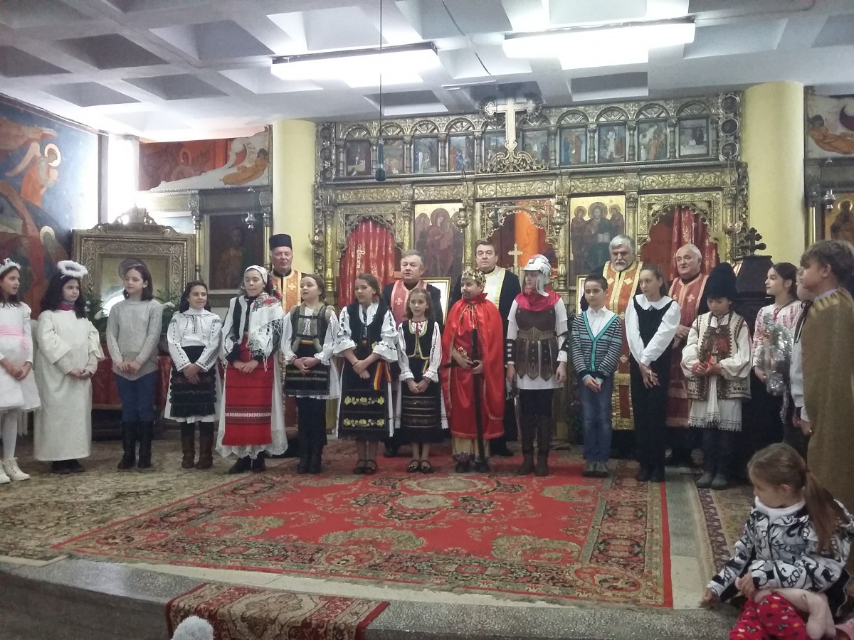 Spectacol de Sfântul Nicolae în biserica „Sfinții Apostoli Petru și Pavel” din Cluj-Napoca