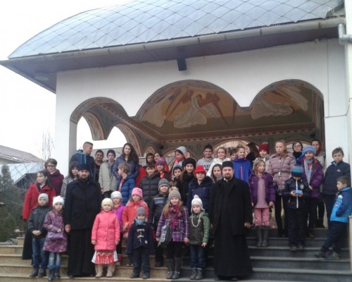 Bucuria colindelor, adusă la Cluj de micuții de la bisericile ortodoxe din Ocna Dej
