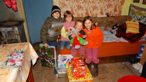 Crăciun binecuvântat pentru 100 de copii săraci din Protopopiatul Gherla