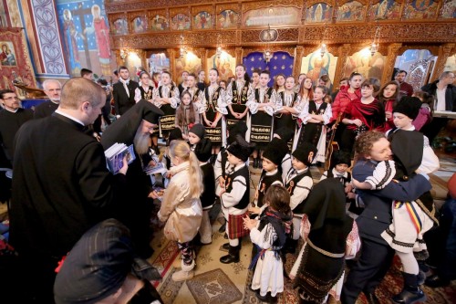 Bucurie duhovnicească în prag de sărbători, pentru tinerii din orașul Turda