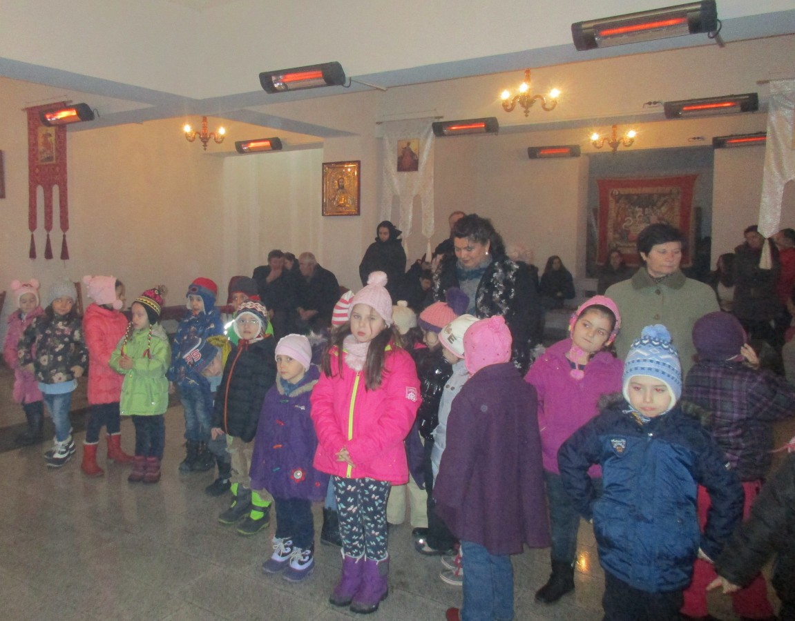 75 de copii și tineri clujeni, prezenți la hramul bisericii „Sfântul Ioan Gură de Aur”