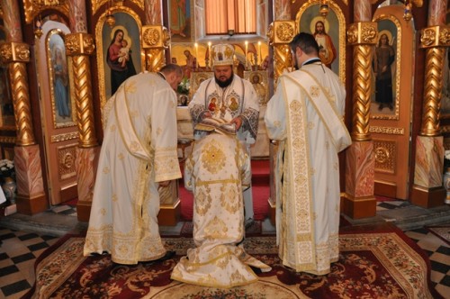 Liturghie Arhierească la biserica „Adormirea Maicii Domnului” din Zalău