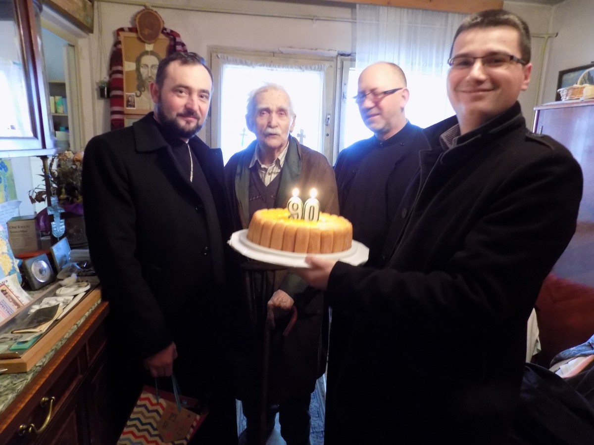 Părintele Petru Toacsen, sărbătorit la 89 de ani