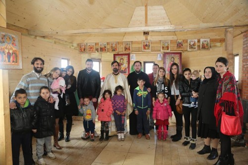 Arhiepiscopia Clujului, împreună cu mai multe asociații, sprijină comunitățile de rromi