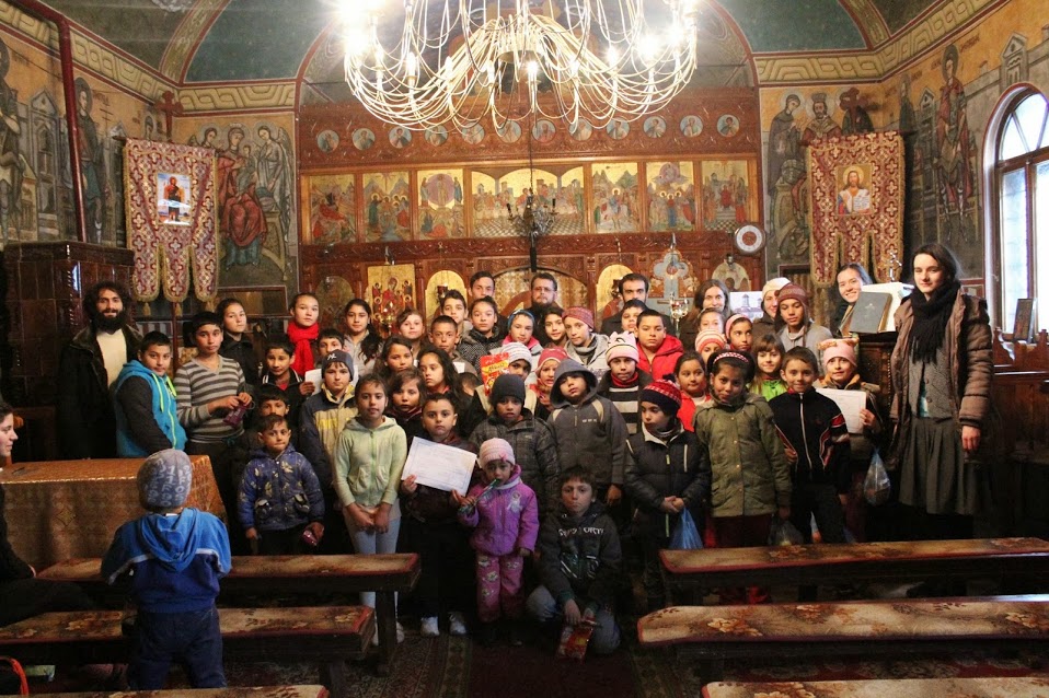 Arhiepiscopia Clujului, împreună cu mai multe asociații, sprijină comunitățile de rromi