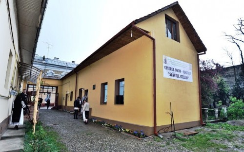 Centru socio-educativ, inaugurat la Gherla în prezența IPS Andrei