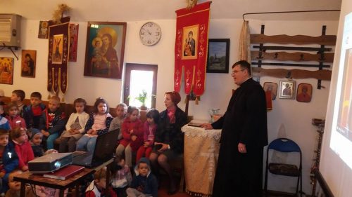Activitate catehetică pentru copiii de la o grădiniță din Florești