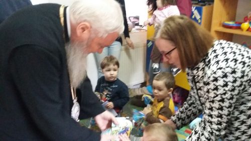 Bucuria Învierii vestită la copiii săraci și bolnavi din Cluj și Beclean