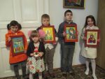 Vernisajul expoziției de icoane pe sticlă, realizate de copiii Parohiei clujene „Sfânta Treime”