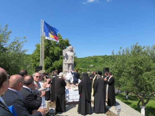 Monumentul Ţăranului Român, sfinţit la Zoreni de mitropolitul Clujului