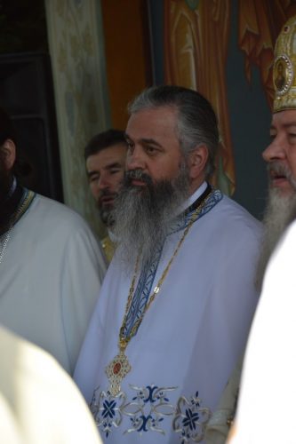 Mii de credincioşi s-au rugat la mănăstirea Dobric, de Sfinții Împărați Constantin și Elena