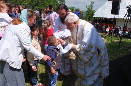Zi de sărbătoare pentru obștea Mănăstirii „Sfântul Apostol și Evanghelist Ioan” de la Pădureni