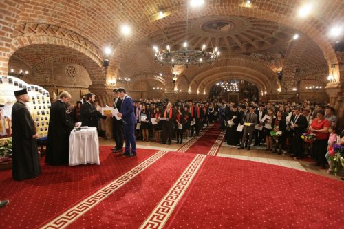 Elevii Seminarului Teologic din Baia Mare, premiați de PS Iustin Sigheteanul