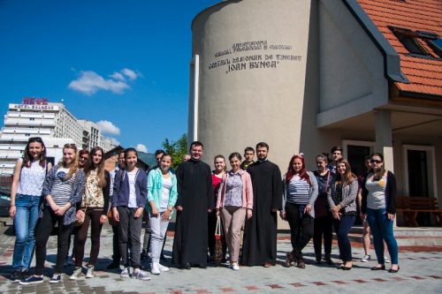 Tineri clujeni în pelerinaj la mănăstirile din județul Bistrița-Năsăud