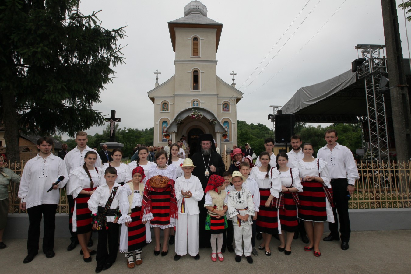 Târnosirea  bisericii din Arduzel, Episcopia Maramureșului și Sătmarului