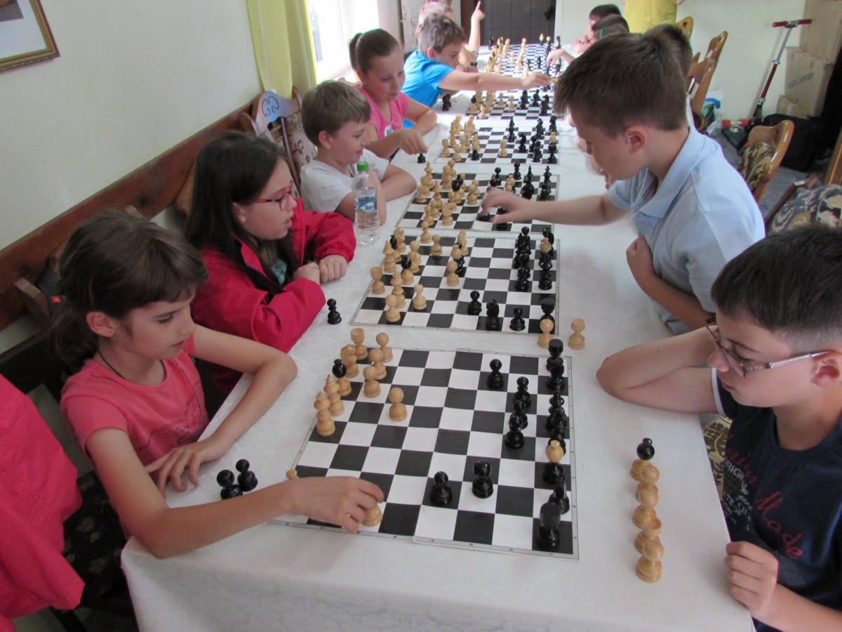 Concurs de șah pentru copii în parohia „Adormirea Maicii Domnului” din Cluj-Napoca
