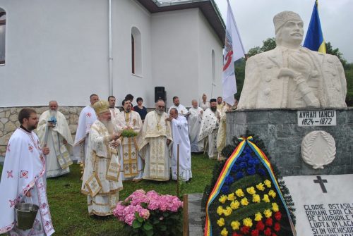 Resfințirea bisericii din localitatea clujeană Alunișu, protopopiatul Huedin