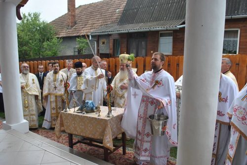 Resfințirea bisericii din localitatea clujeană Alunișu, protopopiatul Huedin