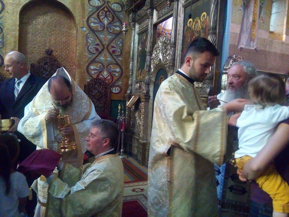 Ajunul praznicului Adormirii Maicii Domnului serbat la Catedrala Mitropolitană din Cluj prin prezența a 2 ierarhi