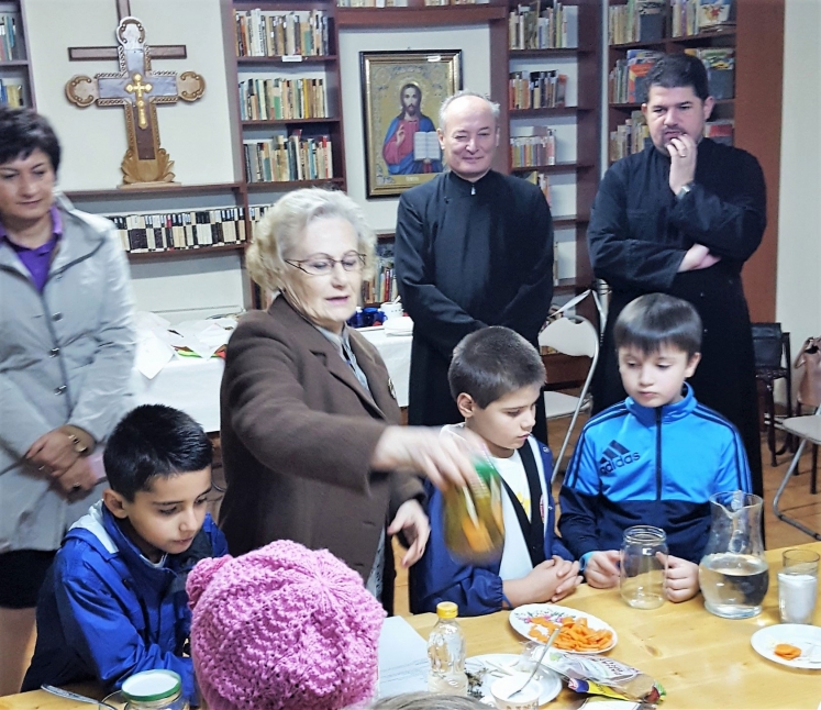 Atelier de educație gastronomică pentru copii la parohia clujeană „Nașterea Domnului”