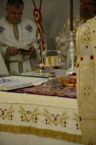 Sfințirea Bisericii „Sfântul Dimitrie, Izvorâtorul de Mir” din Cluj-Napoca