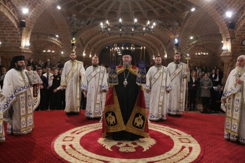 Credincioși băimăreni prezenți la Sfânta Liturghie oficiată de PS Iustin Sigheteanul la catedrala din localitate