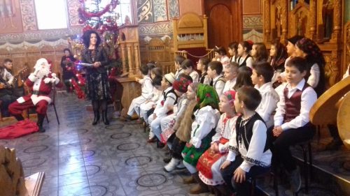 Colindători mici și mari au dus Vestea Nașterii Pruncului Iisus, în comunitatea bisericii „Nașterea Domnului” din Cluj