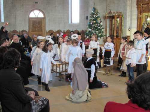 Peste 120 de copii, la cea de VI-a ediție a Festivalului de colinde și tradiții „Crăciunul la români”