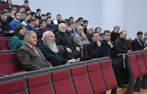 Prelegeri, recitaluri de proză și muzică populară, la Facultatea de Teologie Ortodoxă