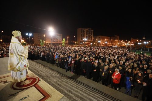 15.000 de credincioşi au participat la slujba Învierii, oficiată de PS Iustin