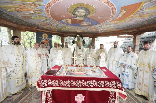 Hramul ocrotitorului Episcopiei Maramureşului şi Sătmarului şi premierea câştigătorilor concursului „Icoana şi şcoala mărturisirii”
