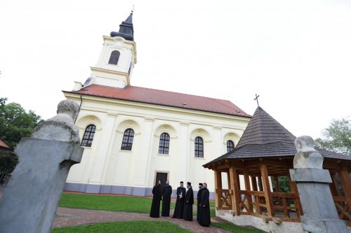 Vizită frăţească şi slujire la românii ortodocşi din Ungaria