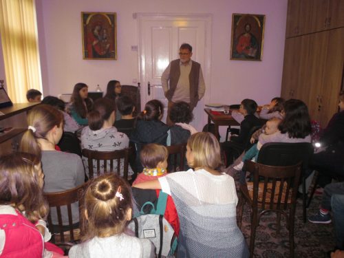 O sâmbătă a poveștilor în Parohia clujeană „Sfânta Treime”, alături de scriitorul Florin Bican