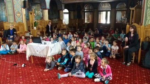 Ziua copilului sărbătorită la Biserica Ortodoxă „Sfânta Treime” din Bistrița