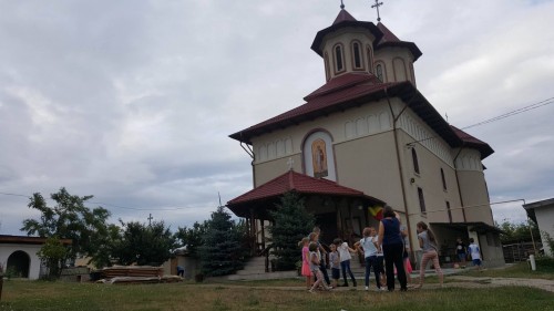 Tabără pentru copii, organizată de Asociatia „Agapis” a parohiei „Sf. Arhidiacon Ștefan” din Cluj-Napoca