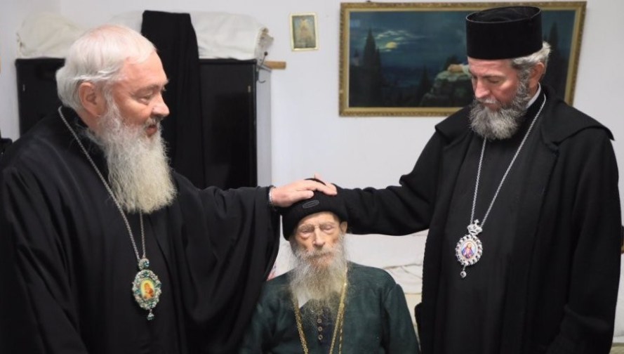 Mitropolitul Clujului l-a vizitat duminică pe Arhim. Mina Dobzeu