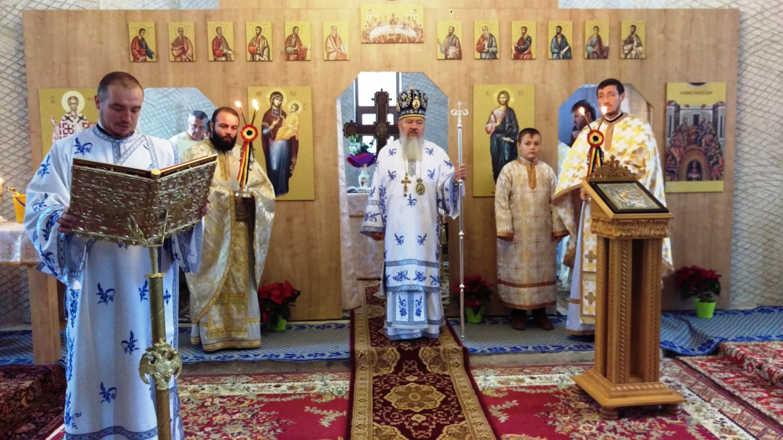 Prima Liturghie oficiată de Mitropolitul Clujului, în biserica nouă a filiei Boteni