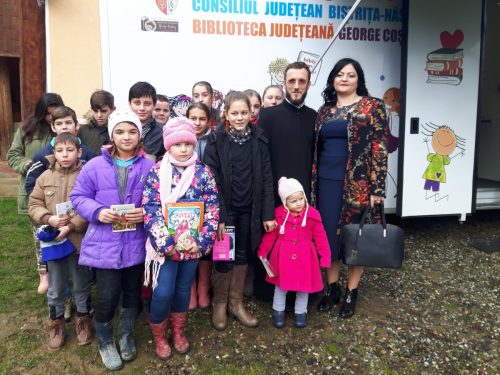 BiblioBus-ul Bibliotecii Județene „George Coșbuc” a ajuns la copiii din localitatea Hălmăsău