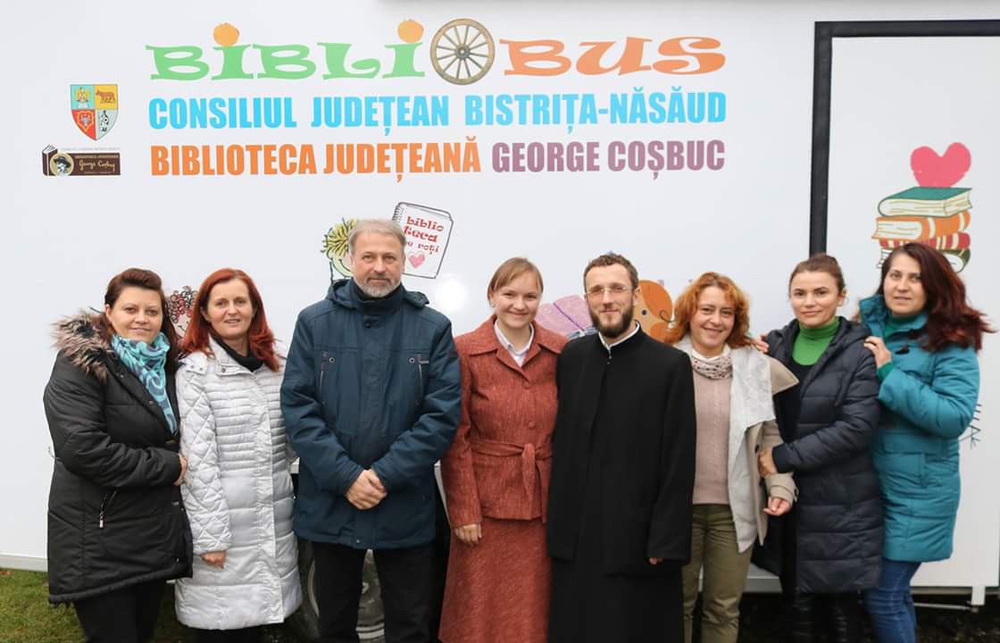 BiblioBus-ul Bibliotecii Județene „George Coșbuc” a ajuns la copiii din localitatea Hălmăsău