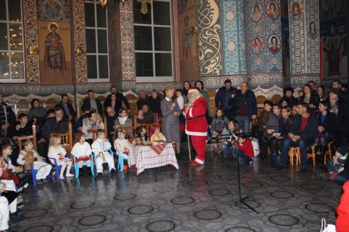 Micii colindători, în parohia „Nașterea Domnului” din Cluj-Napoca