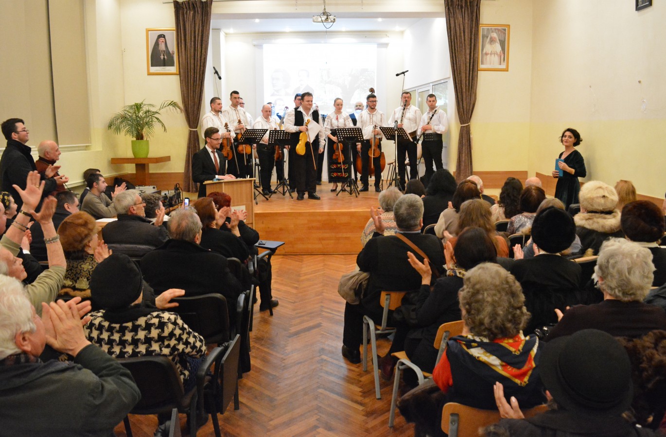 Seară extraordinară de muzică și poezie, dedicată Zilei Culturii Naționale la Cluj Napoca.