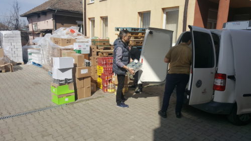 40 de tone de ajutoare oferite de Arhiepiscopia Clujului în Săptămâna Mare
