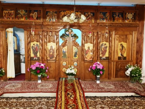 Demisolul bisericii din Dezmir, binecuvântat de IPS Andrei