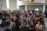 Sute de elevi premiați de Mitropolitul Clujului, în parohia Adormirea Maicii Domnului