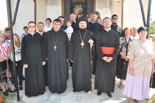 Liturghie arhierească în parohia sălăjeană Gârceiu