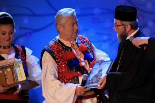Cea mai înaltă distincţie a Episcopiei Maramureșului pentru interpretul de folclor Gheorghe Turda