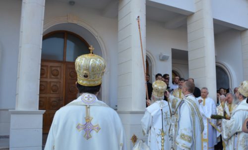 Biserica „Schimbarea la Față” din Cluj-Napoca, unică în spaţiul ortodox, sfințită de trei ierarhi